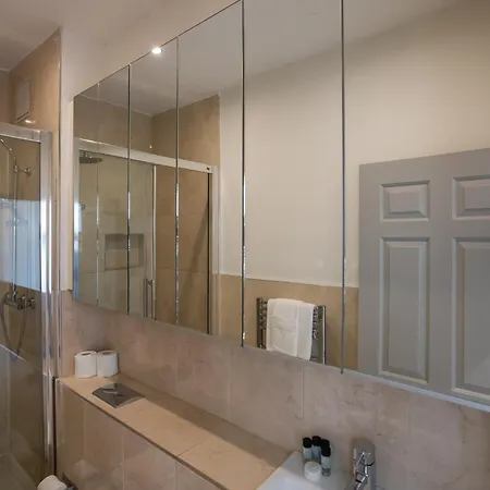 Temple Bar Essex * Dublin